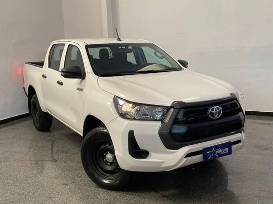 TOYOTA HILUX 2.8 D-4D TURBO DIESEL CD POWER PACK 4X4 MANUAL
